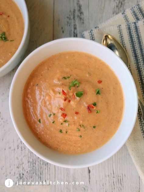 Creamy Cauliflower & Red Pepper Soup — Janeva's Kitchen Lean And Green Soups, Green Soups, Ideal Protein Recipes Phase 1, Protein Soup Recipes, House Of Yumm, Myfitnesspal Recipes, Ideal Protein Phase 1, Ideal Protein Diet, Optavia Meals