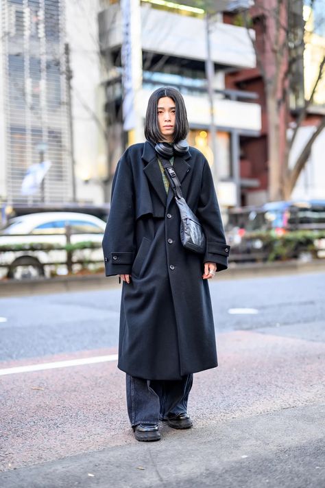 The Best Japanese Street Style From TOKYO FASHION WEEK 2024 Autumn/Winter! DAY ONE Japanese Winter Style, Japanese Fashion Street Tokyo Style, Japan Street Style, Japanese Winter Fashion, Japanese Street Style, Fashion Week 2024, Tokyo Fashion Week, Top Sunglasses, Japan Street