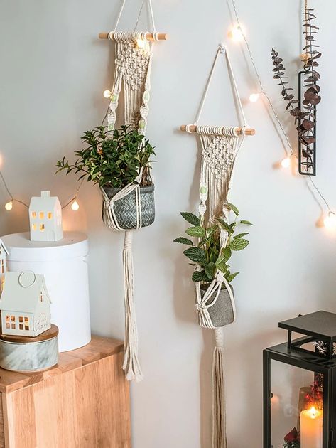 Boho Apartments, Hanging Flower Baskets, Macrame Plant Holder, Inspire Me Home Decor, Plant Hangers, Macrame Plant Hangers, Boho Room, Bathroom Design Luxury, Decoration Inspiration