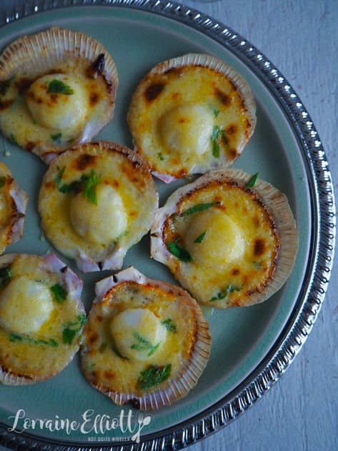 Scallop gratin easy @ Not Quite Nigella Scallop Gratin, Scallop Appetizer, Saturday Dinner, Baked Scallops, Grilled Scallops, Starter Recipes, Shellfish Recipes, Scallop Recipes, Delicious Donuts