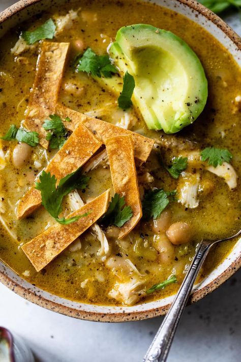 This one-pot Green Chicken Chili recipe is easy to make and features green chilies, salsa verde, shredded chicken, and white beans! Green Chili Chicken Crockpot, Chicken And White Beans, Green Chili Chicken Soup, Green Chicken Chili, Green Chile Chicken Soup, Green Chili Soup, Chicken Chili Soup, Chicken Chili Verde, Chicken Soup Crockpot