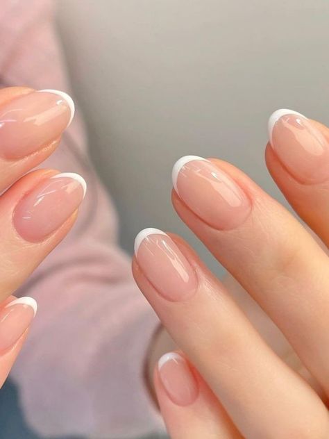 French Nail Natural, Simple Natural Nail Art, Model Nails Natural, Simple Short French Tip Nails, Short Oval French Nails, Short Clean Nails, Unghie Nail Art, Hello Nails, Subtle Nails