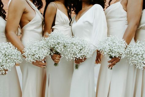 Bridesmaids Bouqet, Baby's Breath Bridal Bouquet, Simple Bridesmaid Bouquets, Baby's Breath Wedding Flowers, Monochromatic Wedding, Modern Wedding Bouquets, Simple Wedding Bouquets, Bridesmaid Bouquet White, White Bridesmaid