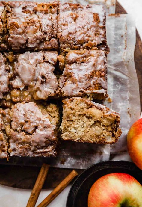 Indulge in the ultimate autumn dessert with our Apple Fritter Cake! 🍏🍰 Bursting with cinnamon-spiced apples, moist cake, and a sweet glaze, this recipe is pure comfort in every bite. Perfect for fall gatherings or a cozy treat anytime. 😋 #AppleFritterCake #DessertRecipes #FallBaking Apple Fritters Cake Recipe, Apple Fritter Cake, Moist Apple Cake, Apple Spice Cake, Apple Coffee Cakes, Apple Fritter, Apple Crisp Recipes, Apple Cake Recipes, Apple Fritters