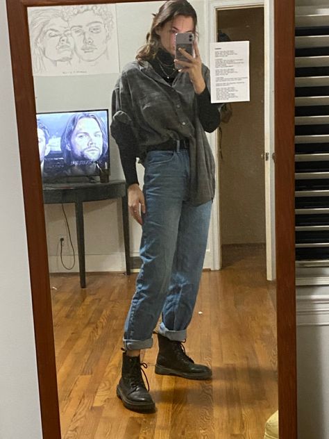 Grunge Outfits Blue Jeans, Oversize Button Down Outfit, Straight Leg Jeans Outfits Grunge, Straight Jeans Styling, Black Docs Outfits Winter, Doc Martens With Jeans Outfits, Casual Grunge Outfits Winter, Black Straight Leg Jeans Outfit Fall, Turtleneck With Oversized Shirt