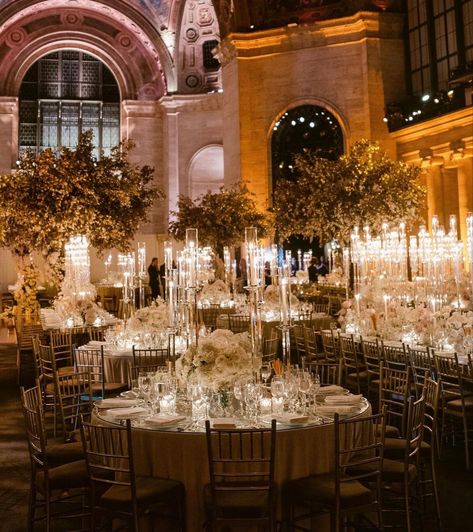 Luxury Table Centerpieces, Ballroom Aesthetic Wedding, Glamorous Wedding Reception, Regal Wedding Decor, Elegant Classy Wedding Decor, Extravagant Wedding Reception, Royal Wedding Decor, Gold Decor Wedding, Sweet16 Ideas