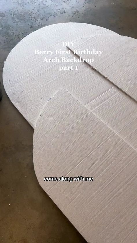 Part 1 of an affordable & easy DIY arch backdrop for my daughter’s ber... | DIY Arch Backdrop | TikTok Cheap Diy Photo Backdrop, Diy Arches Backdrop, Diy Birthday Arch Backdrop, Diy First Birthday Backdrop, Diy Party Arch, Baby Shower Backdrop Diy, Diy Backdrop Ideas On A Budget, Diy Arches, Cardboard Backdrop