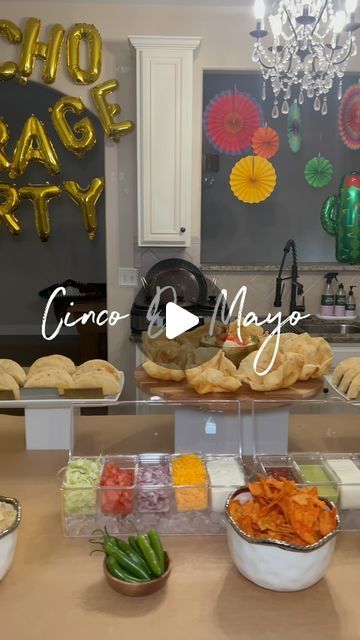 Lawanna on Instagram: "It’s Cinco de Mayo 🥳🎉🥂  I’ve done several taco setups but baby it’s Cinco De Mayo so I had to take it up a notch!!! It’s a party, it’s a party, it’s a partayyyyy🎉🎉🎉 . . . Amazon Items linked in bio #affiliate ( Pinned under Lux Cinco de Mayo).  . . . If it’s not linked, then most likely came from @homegoods ❤️ lol almost always!  . . . SEO: cinco de mayo,  taco tuesday , tacos & tequila, taco setup , taco night ideas, nacho bar , nachos , tacos , taco bar , nachos  . . . #taco #tacos #tacobell #tacobar #tacoboard #tacocharcuterieboard #charcuterie #nachos #drinktower #cocktails #shots #tequila #sangria #familynight  #partyideas #tacotuesday #tacoandtequila #cheers    Yall staying in or out partying?" Tacos Board Ideas, Build Your Own Nachos Bar, Mini Taco Bar Ideas, Tacos Night Ideas, Taco Brunch Party, Taco Night Table Setting, Nacho Taco Bar Party, Taco Party Set Up, Taco Bar Display Ideas