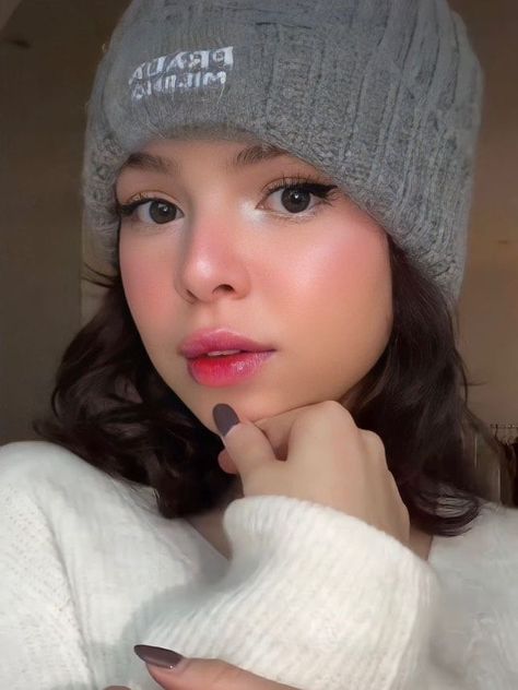 How to Recreate the "I'm Cold" Makeup Look That's Trending On TikTok — See Photos | Allure Cold Make Up Look Tiktok, I'm Cold Girl Makeup, Cute White Makeup Looks, I'm Cold Makeup Tutorial, I’m Cold Makeup Winter, I’m Cold Makeup Look Aesthetic, Im Cold Makeup Look Aesthetic, Winter 2023 Makeup Trends, I’m Cold Makeup Aesthetic