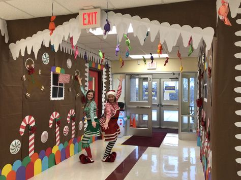 School decorating contest Gingerbread Christmas Decor School, Christmas Decor Ideas School Hallway, Christmas Decor Kindergarten, Christmas Hallway Decoration, Diy Christmas School Hallway Decorations, School Lobby Christmas Decor, Christmas Decor School Hallway, School Hallway Decorations Christmas, School Hallway Christmas Decor