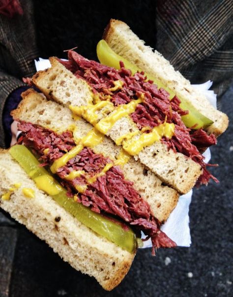 7 Excellent Deli Sandwiches You Can Make At Home | https://www.tailwindapp.com/dashboard/publisher/queue/posts/scheduled Deli Sandwiches Recipes, Homemade Pastrami, Salt Beef, Best Sandwich Recipes, Pastrami Sandwich, Deli Sandwiches, Borough Market, Deli Food, Beef Sandwich