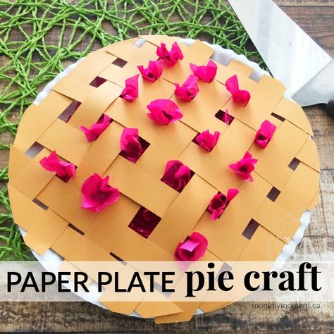 Kids love going to pick delicious berries & this berry pie craft is a great craft idea for after the berries are picked and mom is baking that delicious pie Apple Pie Craft, Diy Pie, Pie Craft, Nanny Activities, Preschool Cooking, Thanksgiving Crafts For Toddlers, Toddler Sensory Bins, Cooking Theme, Crafts For Toddlers