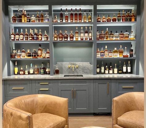 Bar In House Ideas, Speakeasy Decor Bar, Urban Living Room Design, Bar Lounge Room, Iphone Pic, Library Bar, Bourbon Room, Whiskey Room, Rustic Bedroom Design