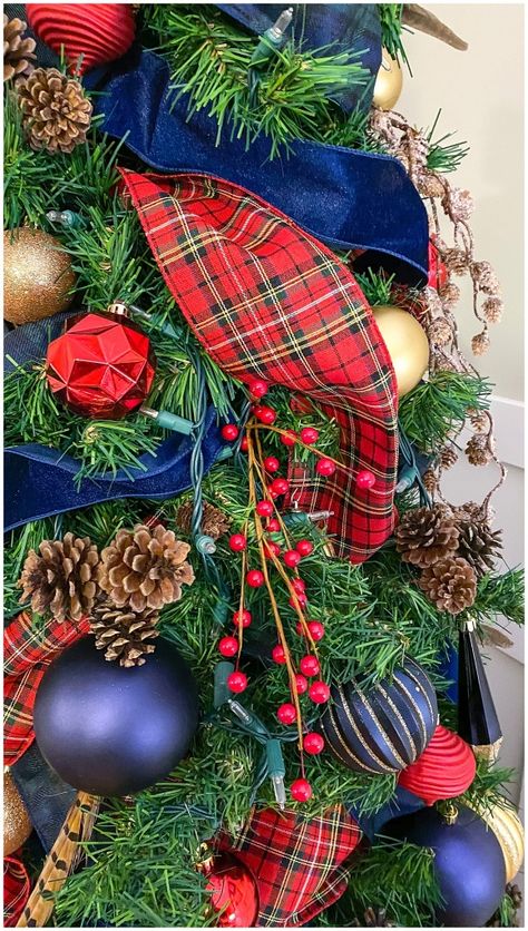 Tartan Christmas Decorations, Tartan Plaid Christmas, Chinoiserie Christmas, Blue Christmas Decor, Plaid Christmas Decor, Blue Christmas Tree, Tartan Christmas, Plaid Christmas Tree, Christmas Tablescape