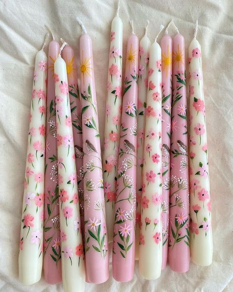 Taper Candle Painting, Wax Painted Candles, Wax Candle Painting, Painting On Objects, Candle Wax Painting, Candlestick Painting, Diy Taper Candles, Painted Taper Candles, Candle Painting