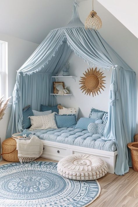 29 Blue Boho Girls Bedroom Designs To Inspire Sweet Dreams 29 Sky Blue Bedding, Beach Girl Room Ideas, Girls Room Theme Ideas, Blue Kid Bedroom, Persephone Bedroom, Blue Kids Rooms, Girl Room Themes, Girls Room Blue, Girls Beach Theme Bedroom