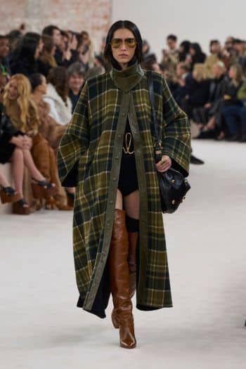 Ready To Wear Fall 2024, Coat 2024 Women, Fall Fashion Week 2024, Chloe Fashion Show 2024, Fall 24 Runway, Chloe Fw 2024, Fall Runway 2024, Winter 2025 Fashion, Chloe Fall Winter 2024