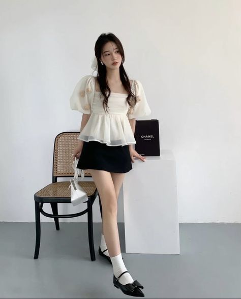 Doyuin Outfits, China Outfit, Pose 28, Aesthetic Cream, Fashion Inspo Casual, Mode Ulzzang, Quoi Porter, Beige Outfit, Day Outfits