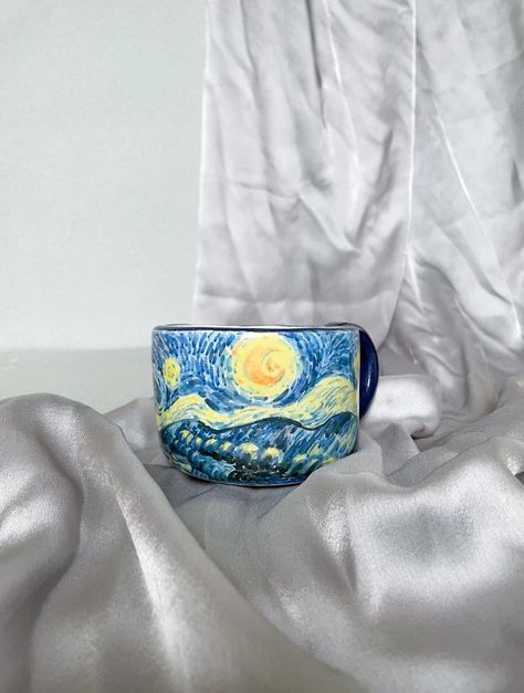 Diy Doll Suitcase, Ceramics Cup, Diy Pottery Painting, Painted Vans, Diy Mugs, Keramik Design, Clay Mugs, Starry Night Van Gogh, Mug Art