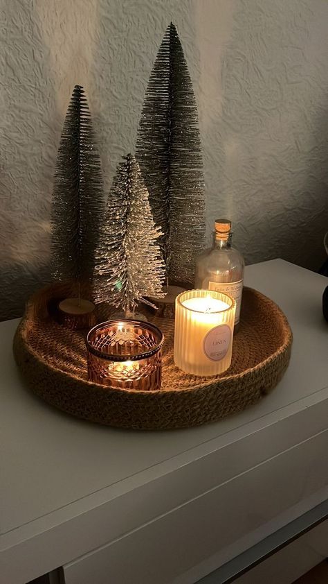 Xmas Decor Small Apartment, Soft Christmas Decor, Christmas Decoration For Small Apartment, Christmas In Small Apartment, Christmas Decoration Small Apartment, Christmas Decorations Small Apartment, Christmas Small Apartment, Ideas Decoracion Navidad, Decor Natal