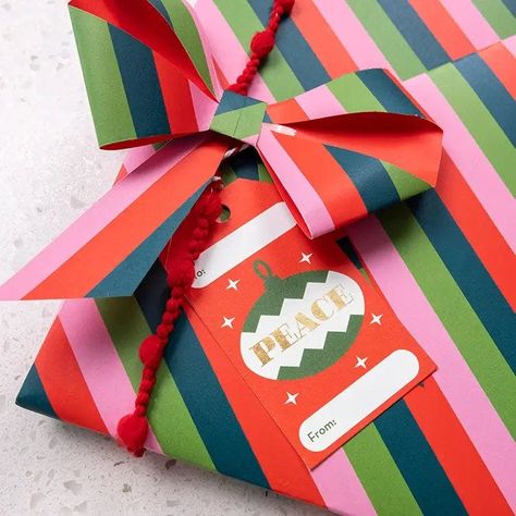 SANTA.COM Christmas Wrapping Paper Sheets - Stripes | SANTA.COM Holiday Wrapping Paper Design, Holiday Packaging Design, Christmas Stripes, Xmas Wrapping Paper, Holiday Gift Wrapping, Wrapping Paper Crafts, Wrapped Gifts, Christmas Gift Wrapping Paper, Wrapping Paper Rolls