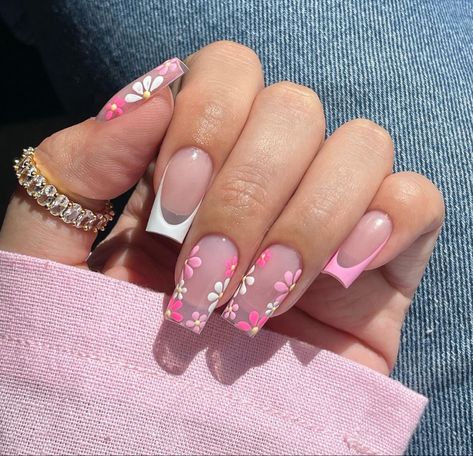 White French Tip Pink Flowers, Summer French Tips With Flowers, Summer Nails With Initials, Flower Nail Designs Coffin, Nails With Flowers Inside, French Tip And Flowers, French Tip With Flowers Nails, Pink French Tip With Flowers, Light Pink Nails With Flowers