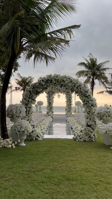 Marriage Destinations, Weeding Decoration Outdoor Ceremony, Wedding Walkway Ideas, Wedding Setup, Dream Wedding Reception, Dream Beach Wedding, Wedding Entrance Decor, Dream Wedding Decorations, Wedding Planning Decor