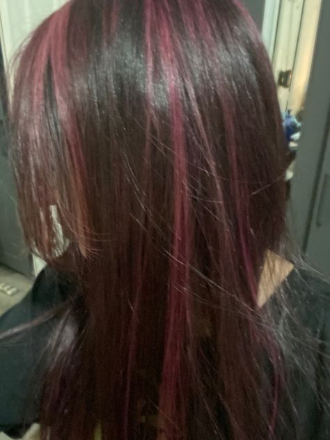 Y2k Red Highlights, Highlight Streaks In Brown Hair, Dark Pink Hair Streaks, Pink Over Dark Brown Hair, Hair Dye Colors Highlights, Magenta Streaks In Brown Hair, Red Purple Hair Highlights, Purple Highlights In Dark Brown Hair, Brown Hair And Purple Highlights