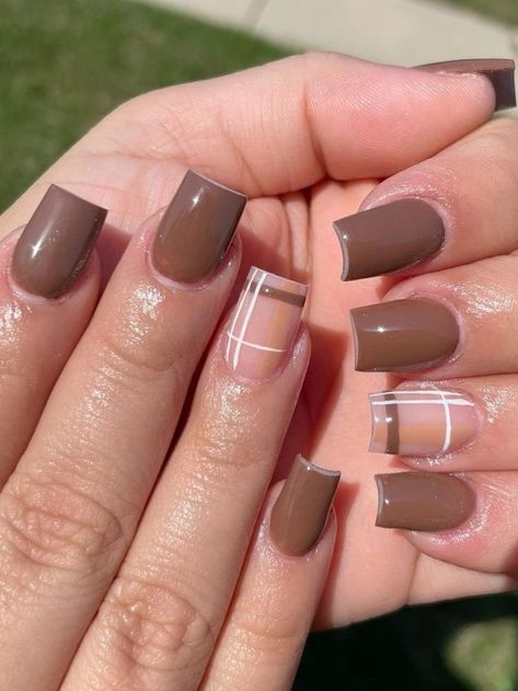 short brown nails with plaid Brown Nails Short Acrylic, Cute Brown Short Nails, Short Brown Nails With Design, Fall Press On Nails Short, Cute Short Brown Nail Ideas, Short Brown Coffin Acrylic Nails, Short Acrylics Simple, Brown Nail Arts, Short Acrylic Nails Designs Brown