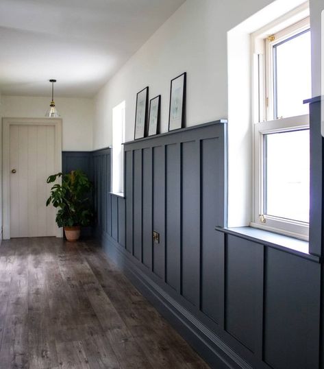 Ziggy Alberts, Hallway Panelling, Wainscoting Hallway, Black Wainscoting, Wall Paneling Diy, Board And Batten Wall, Wainscoting Panels, Hallway Design, Home Diy Ideas