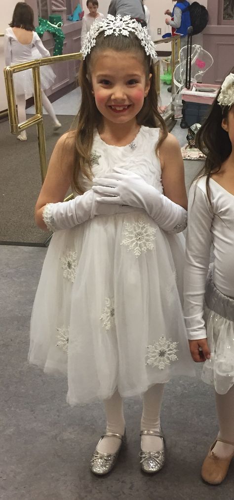 Snowflake Dress Kids, Snowflake Dance Costume, Diy Snowflake Costume, Snowflake Costume Kids, Winter Wonderland Costume, Winter Fairy Costume, Snowflake Costume, Diy Princess Costume, Snow Queen Costume