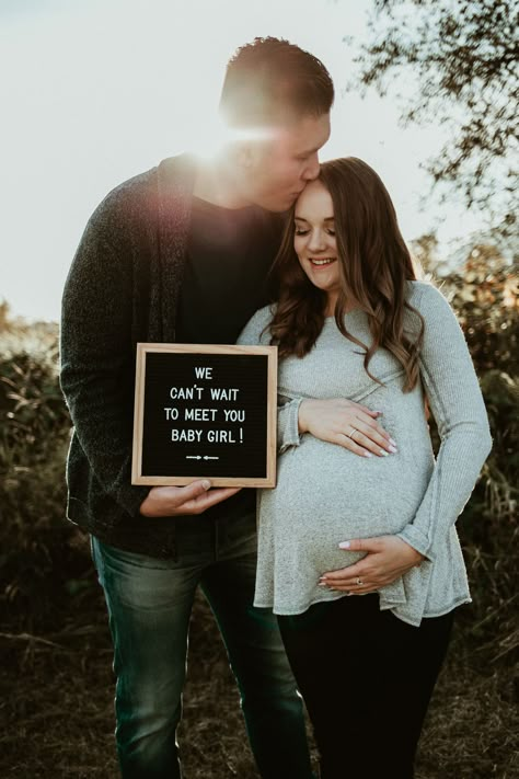 Photographer - Cally Peterson Letterboard pregnancy announcement maternity photo Letter Board Maternity Photoshoot, Letterboard Maternity Pictures, Maternity Pictures With Letter Board, Maternity Signs Photo Ideas, Maternity Photo Letter Board Ideas, Pre Delivery Photoshoot, Maternity Photo Props Ideas, Maternity Pics With Props, Outdoor Maternity Photos Props