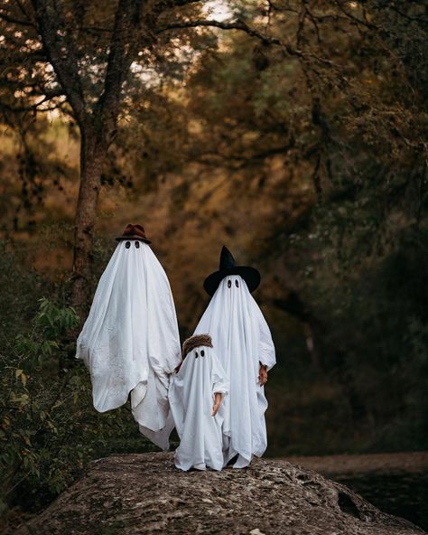 Sheet Ghost Costume Diy, Ghost Halloween Pictures, Diy Sheet Ghost Costume, Classic Ghost Costume, Cute Ghost Costume For Women, Halloween Ghost Pictures, How To Make A Ghost Costume, Sweet Halloween Costumes, Ghost Diy Costume