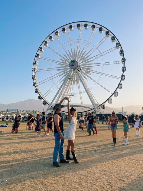 pic inspo Stage Coach, Kiss Me, Ferris Wheel, Fair Grounds, Wheel, Travel