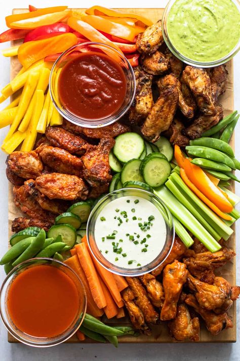 How to Make a Chicken Wing Charcuterie Board | Lexi's Clean Kitchen What To Serve With Wings, Charcuterie Party, Lexi's Clean Kitchen, Fingerfood Party, Green Meals, Crispy Chicken Wings, Charcuterie Inspiration, Party Food Platters, Baked Chicken Wings