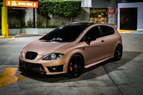 Seat León Fr mk2 pintura bronce mate Seat Leon Fr, Seat Leon, Body Kit, Car Pictures, Bmw, Leon