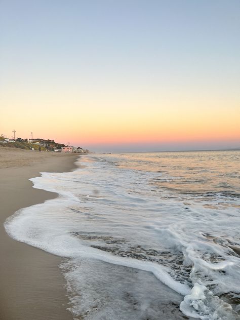 Malibu Aesthetic Wallpaper, Malibu Beach Pictures, Malibu Coast Aesthetic, The Royals Of Malibu Aesthetic, Malibu Vibes Aesthetic, Malibu Astethic, Malibu House Aesthetic, Socal Beach Aesthetic, California Living Aesthetic