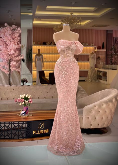 Homecoming Dresses Pink Long, Pagent Dresses Pink, Pink Md Dresses, Sparkly Pink Prom Dresses, Senior Prom Dresses Pink, Pink Y2k Prom Dress, Prom Dress Inspiration Pink, Prom Dresses Extravagant, Pink Masquerade Dress