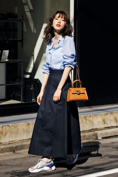 Japanese Minimalist Fashion, Japanese Fashion Women, Japan Outfits, Minimalist Fashion Women, Brown Bag, Japanese Street Fashion, Japanese Outfits, 가을 패션, Japan Fashion