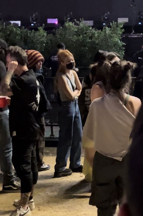 Blackpink Paparazzi, Jennie At Coachella, Korean Airport Fashion, Jennie Kim Blackpink, Airport Style, Blackpink Jennie, Pretty People, Girl Group, Black Pink