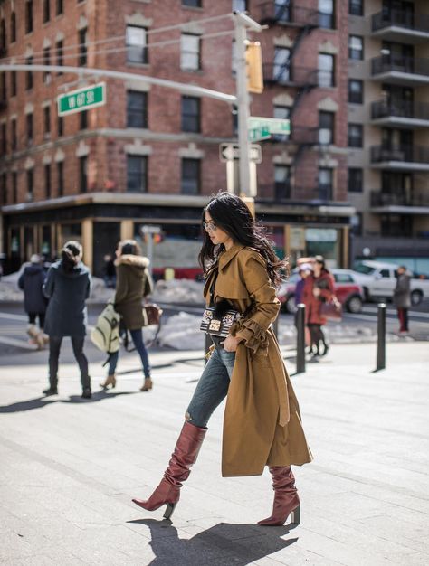 RUFFLED SLEEVE Sheryl Luke, Walk In Wonderland, Gorgeous Style, Zara Bags, Brown Boots, Long Coat, Cute Tops, Walk In, Celebrity Style