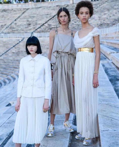 Greece Photos, Dior Cruise, Greece Fashion, Swan Dress, Goddess Gown, Pleated Gown, Cruise Collection, Fade Styles, White Gowns