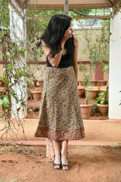 Kalamkari Skirts, Sewing Skirts Women, Indo Western Outfit, Comfortable In My Own Skin, Printed Outfits, Personal Uniform, Kalamkari Dresses, Ikkat Dresses, Casual Frocks