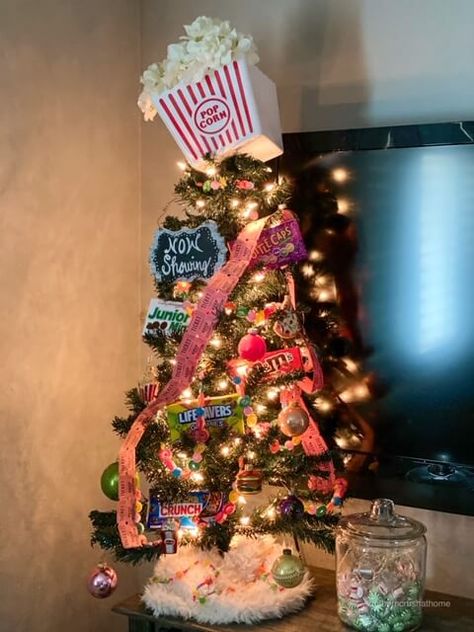 Movie Theater Decorations, Christmas Tree Ideas Pink, Faux Popcorn, Themed Christmas Tree Ideas, Christmas Tree Decorations Themes, Movie Theater Theme, Theme Christmas Tree, Christmas Tree Theme, Best Christmas Tree