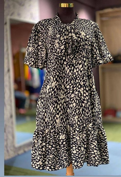 Short Chiffon Dress Casual Simple, Vintage Short Gown Styles In Nigeria, Office Wear For Women, Short Chiffon Gown Styles, Ankara Short Gown Style 2024, Chiffon Short Gown Styles, Simple Chiffon Short Gowns, Chiffon Dress Casual Classy, Short Gown Styles For Material