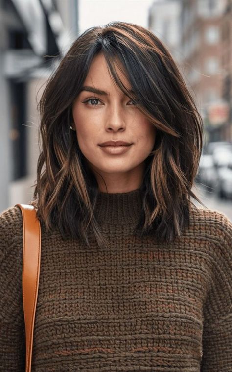 19 Stunning Shoulder Length Fall Hair 2024 Styles Featuring Color Blonde, Red and Brunette Trends with Fresh Cuts and Color Ideas Rambut Brunette, Shoulder Length Hair Cuts, Haircuts For Medium Hair, Hair Color And Cut, Hair Envy, Shoulder Length Hair, Medium Length Hair Cuts, Hair Today, Great Hair