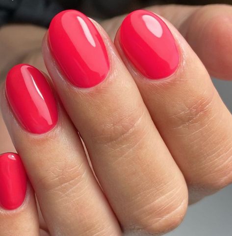 Gel Polish Colour, Long Wear Nail Polish, Red Gel Nails, Bright Red Nails, Nail Salon And Spa, Cnd Nails, Cnd Vinylux, Red Carpet Manicure, Coral Nails