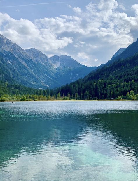 Lake pont mountains austia Swiss green blue water beautiful quiet chill nice holiday vacation travel to go Lake With Island In Middle, Lake In The Mountains, Mountain Lake Aesthetic, Dreamgirl Aesthetic, Lake With Mountains, Happy List, Montana Lakes, Mountains And Lake, Natural Views