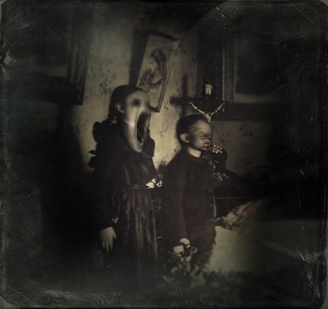 Psychosomatic by ~E-X-O-G-E-N Real Ghost Stories, Creepy Photos, Spooky Stuff, Creepy Images, Creepy Things, Real Ghosts, Creepy Horror, Creepy Pictures, Ange Demon