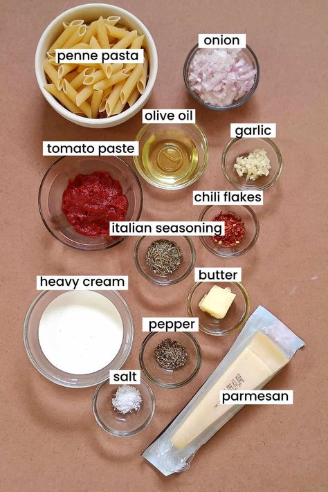 Gigi Hadid Pasta Recipe (with and without vodka) - Spoons Of Flavor Gigi Had If Pasta, Gigi Had Us Pasta, Essen, Vodka Sauce Pasta Without Vodka, Gigi Hadid Pasta No Vodka, Gigi Hadid's Pasta Recipe, Gi Gi Hadid Pasta, Gigi Hadid Pasta Without Vodka, Gigi Basis Vodka Pasta